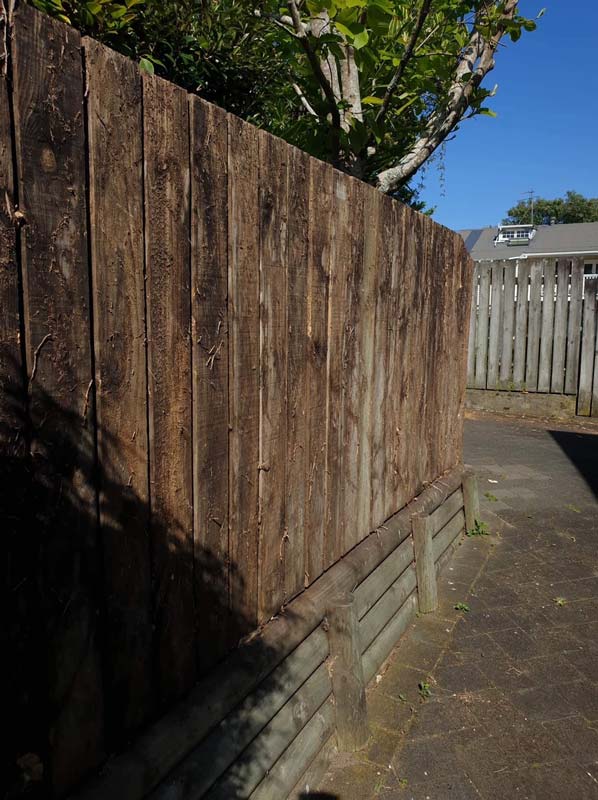 fence-retaining-wall-wash-before